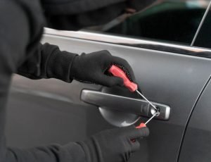 Expert Car Lockout Assistance Service (2)